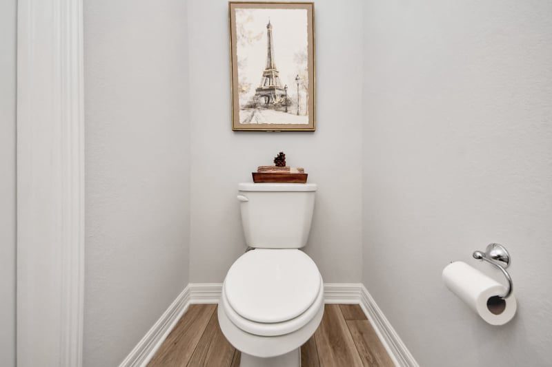 Staged bathroom in Cypress, TX by Halo Staging & Design