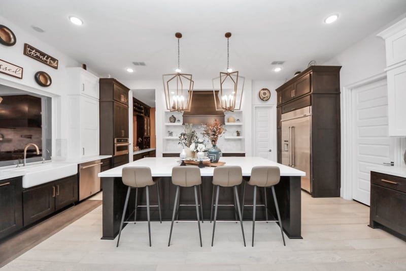 Staged kitchen in Cypress, TX by Halo Staging & Design