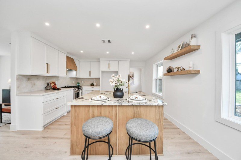 Staged kitchen in Houston, TX by Halo Staging & Design