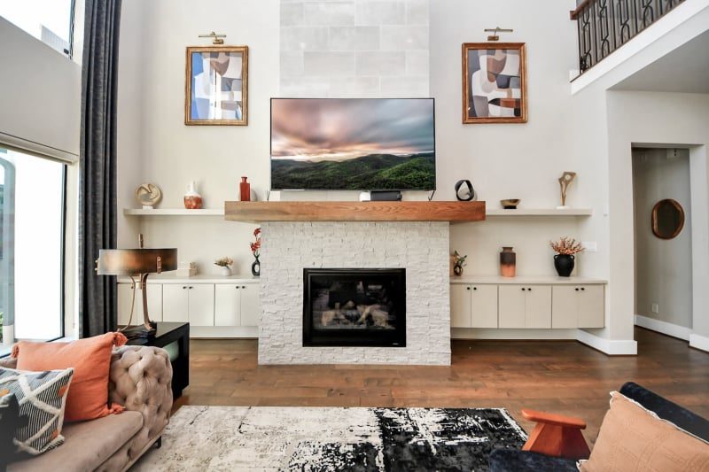 Staged living room in Fulshear, TX by Halo Staging & Design